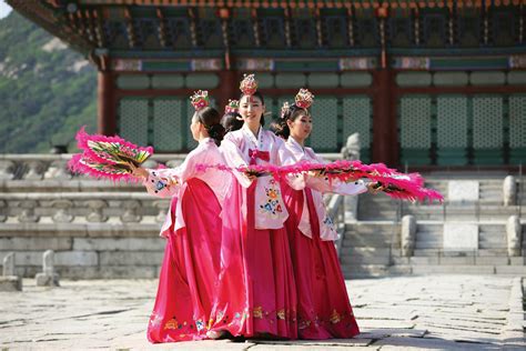 확인해주세요: 한국의 전통 문화와 현대적 변주에 대한 논의